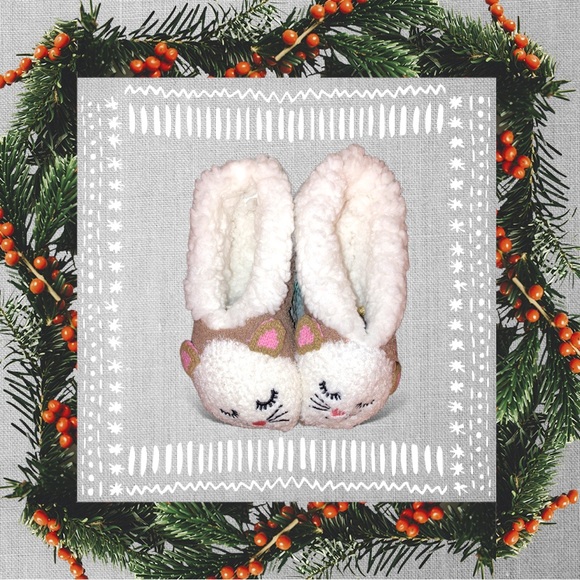 🆕NWT🎁Kids Fuzzy Kitty Slippers - Picture 13 of 15